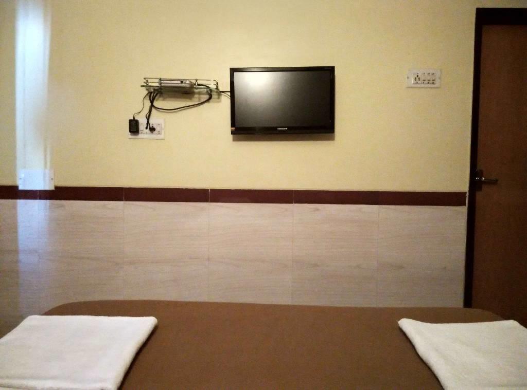 Girija Payyade Hotel Kalyān Exterior foto