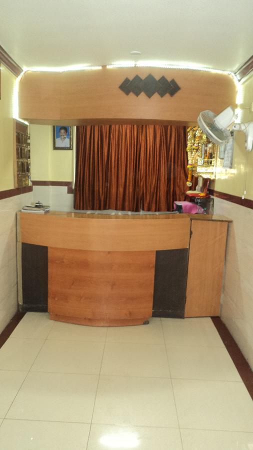 Girija Payyade Hotel Kalyān Exterior foto