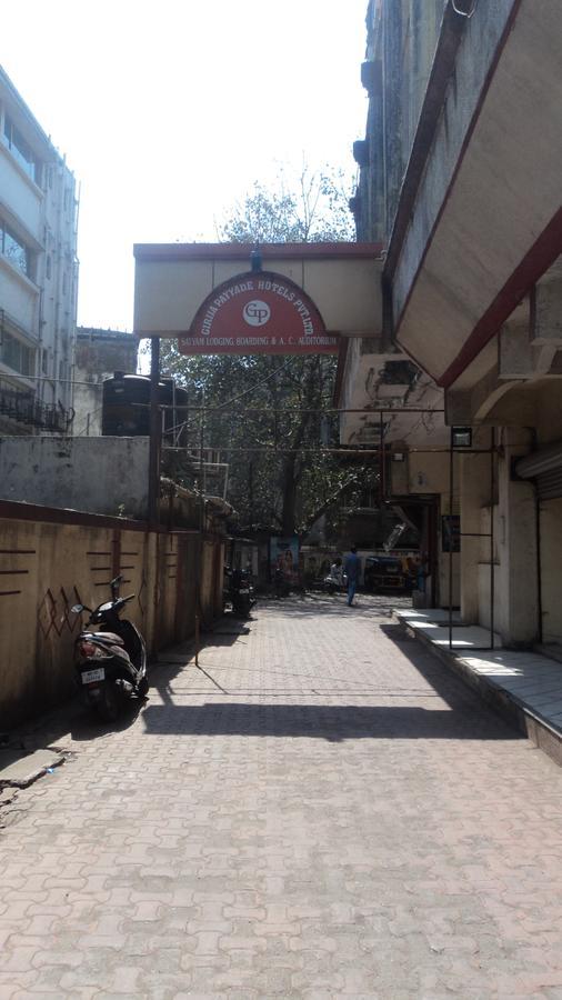 Girija Payyade Hotel Kalyān Exterior foto