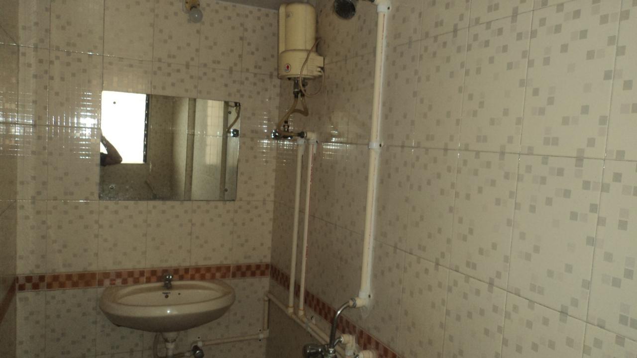 Girija Payyade Hotel Kalyān Exterior foto